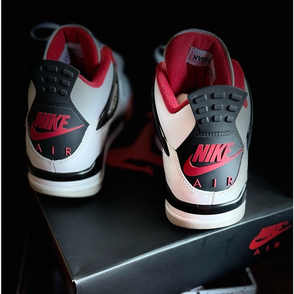 Air Jordan 4 Retro with BOX - Picture 11 of 13
